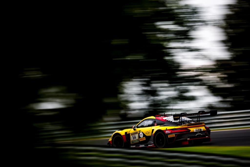 Bastian Buus skyder 2025-sæsonen i gang på Nürburgring.
(Foto: Dinamic GT)